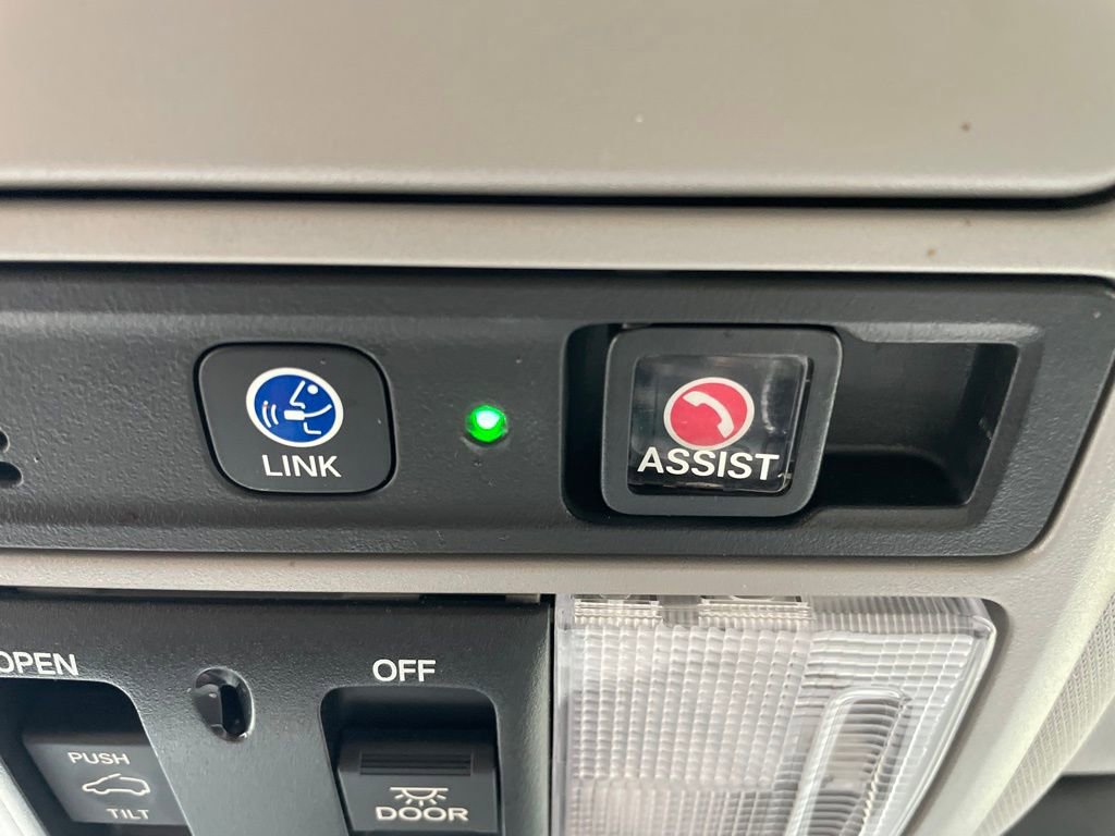 Used 2021 Honda Pilot Touring image 32