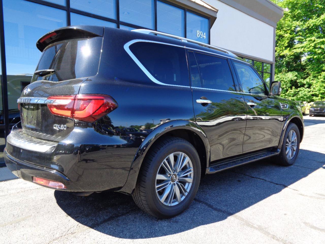 Used 2024 INFINITI QX80 Luxe w/ Cargo Package AWD/4WD image 5