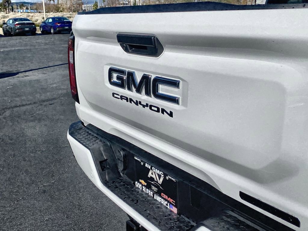 New 2026 GMC Canyon Elevation w/ LPO, Black Badging Package image 35