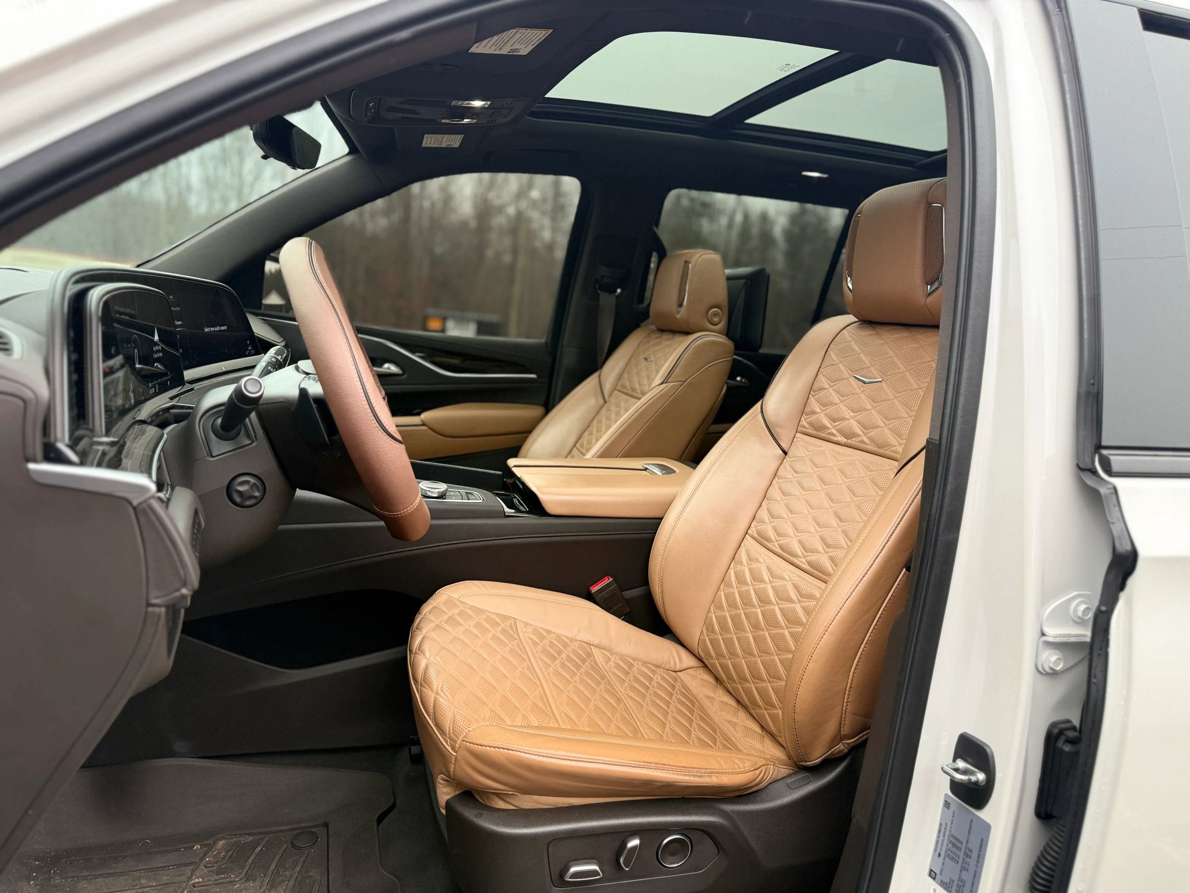 Used 2021 Cadillac Escalade Sport w/ Driver Assist Tech Package AWD/4WD image 2