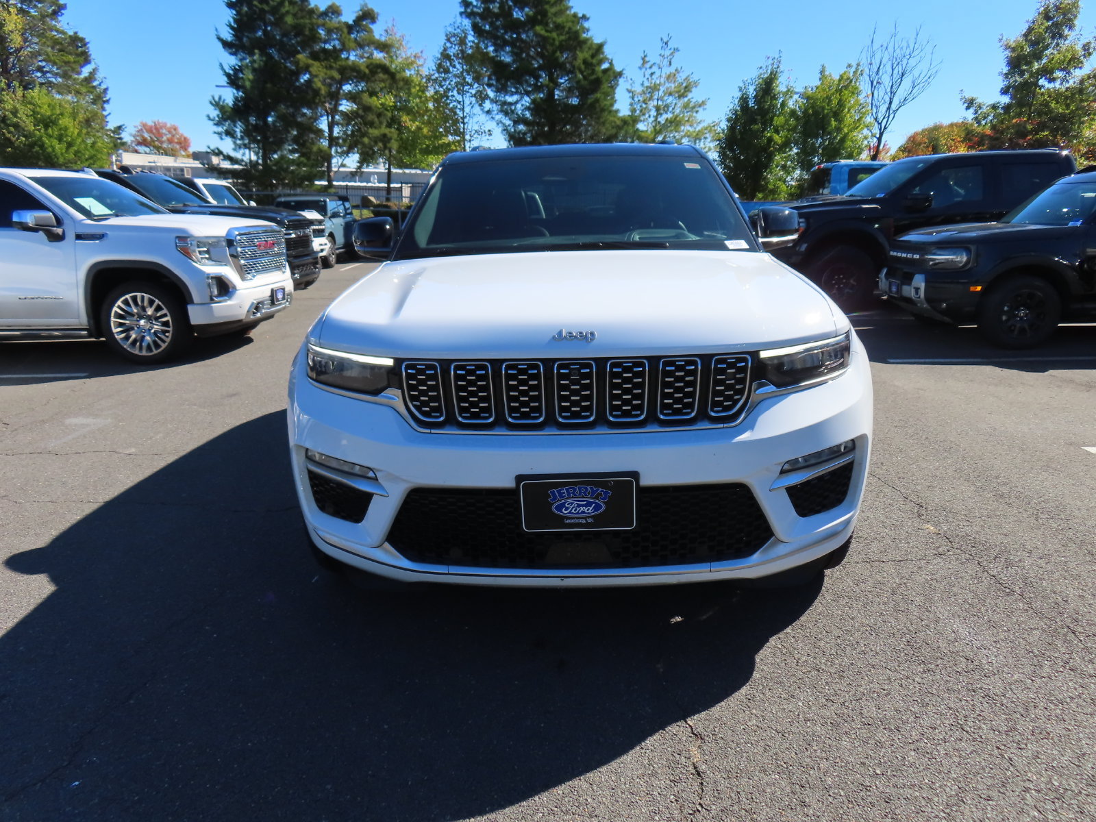 Used 2025 Jeep Grand Cherokee Summit w/ Adv Protech Group IV AWD/4WD image 2