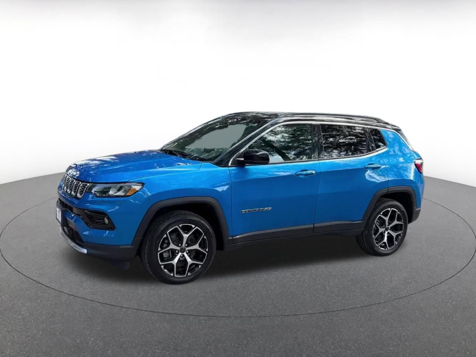 Used 2025 Jeep Compass Limited AWD/4WD image 8