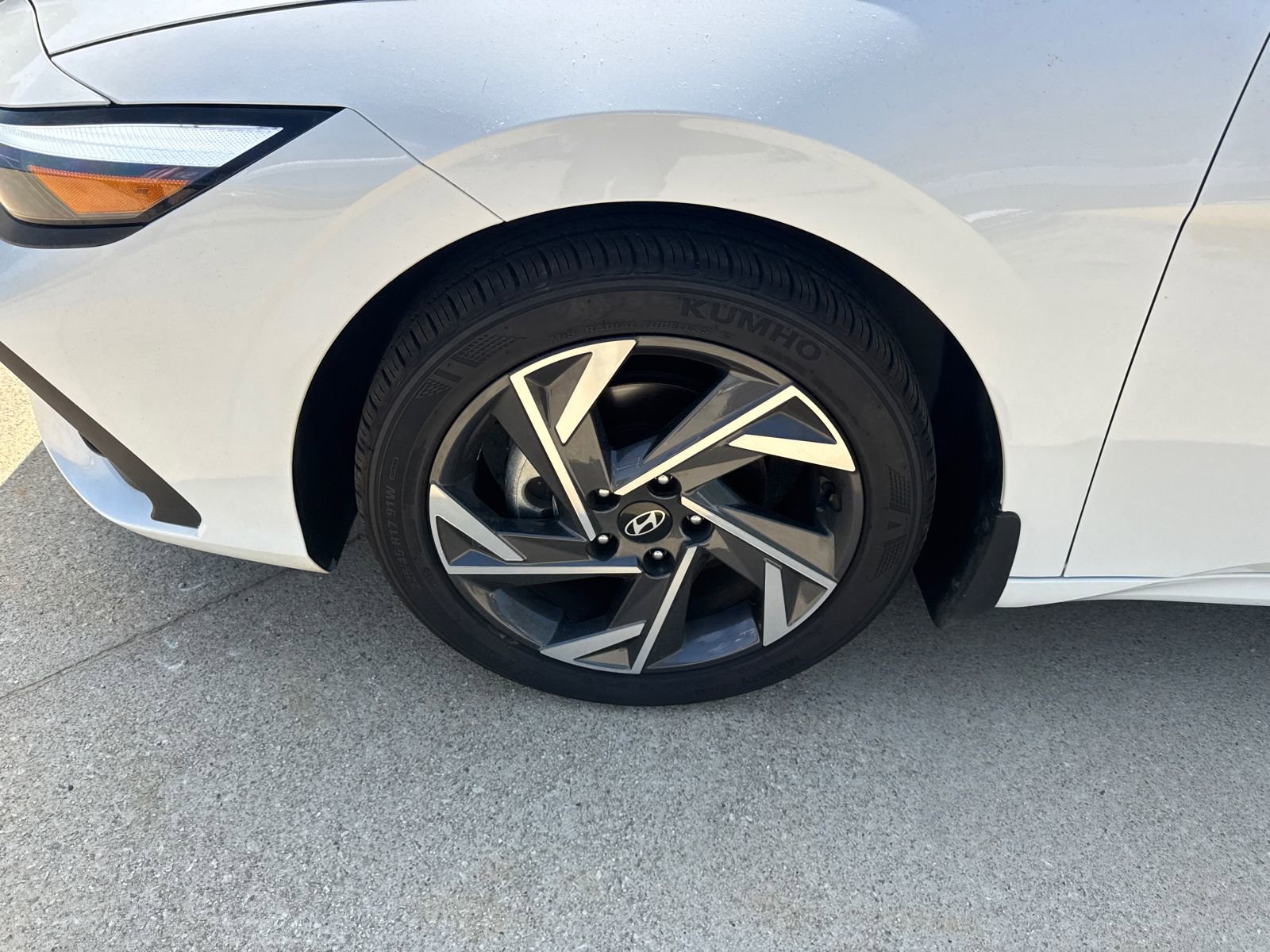 Certified 2025 Hyundai Elantra Sport FWD image 11