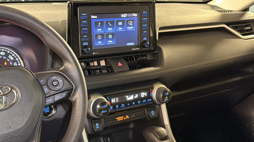 Used 2021 Toyota RAV4 XLE w/ Convenience Package image 18