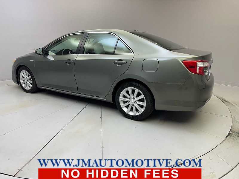 Used 2013 Toyota Camry XLE w/ Convenience Pkg FWD image 3