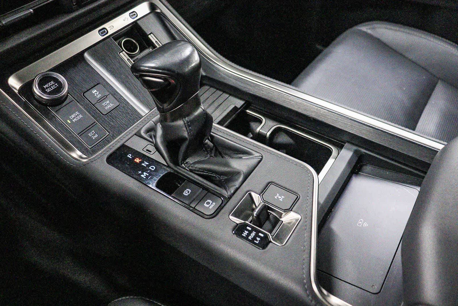 Used 2024 Lexus GX 550 w/ Cold Area Package AWD/4WD image 24