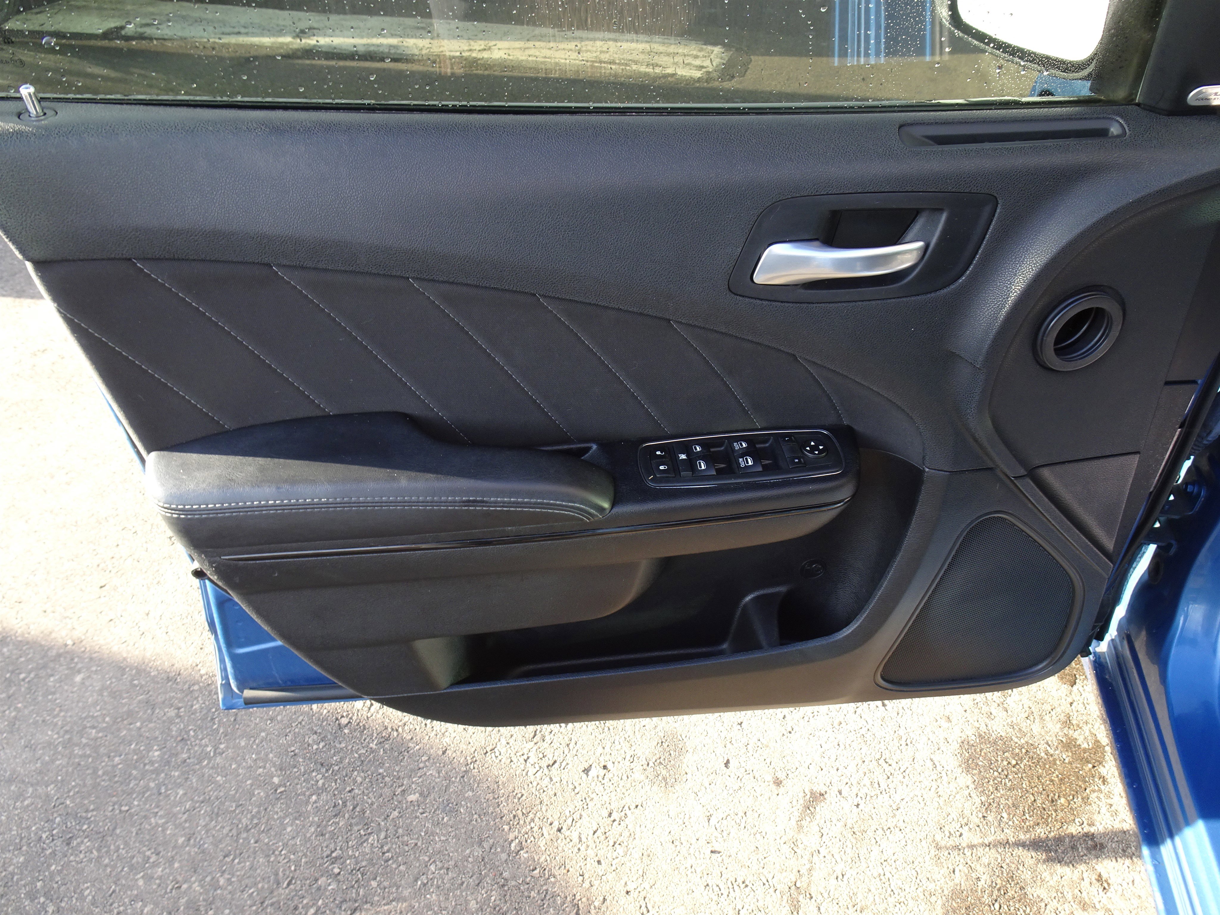 Used 2021 Dodge Charger SXT w/ Blacktop Package image 11