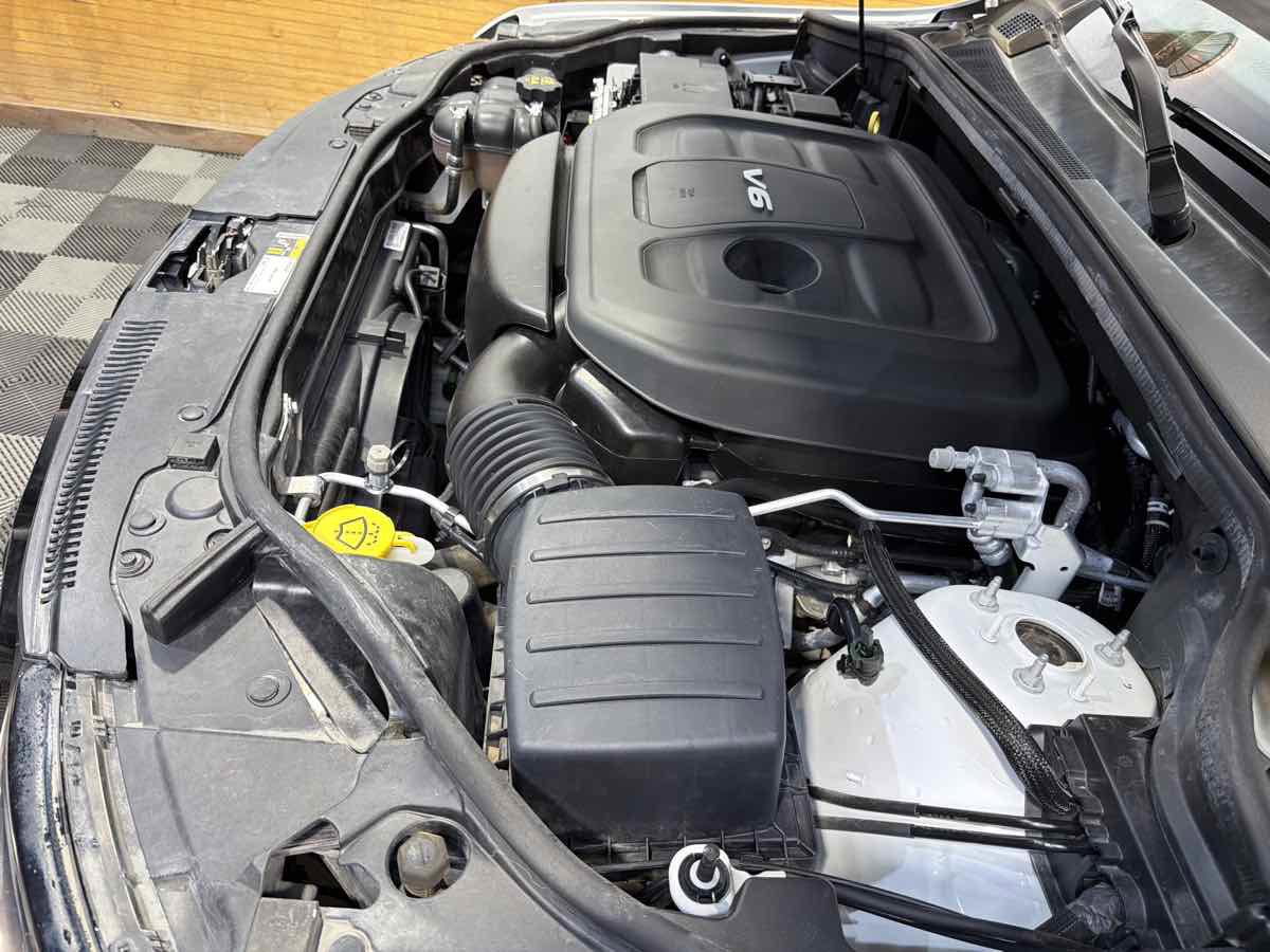 Used 2017 Jeep Grand Cherokee Altitude RWD image 31