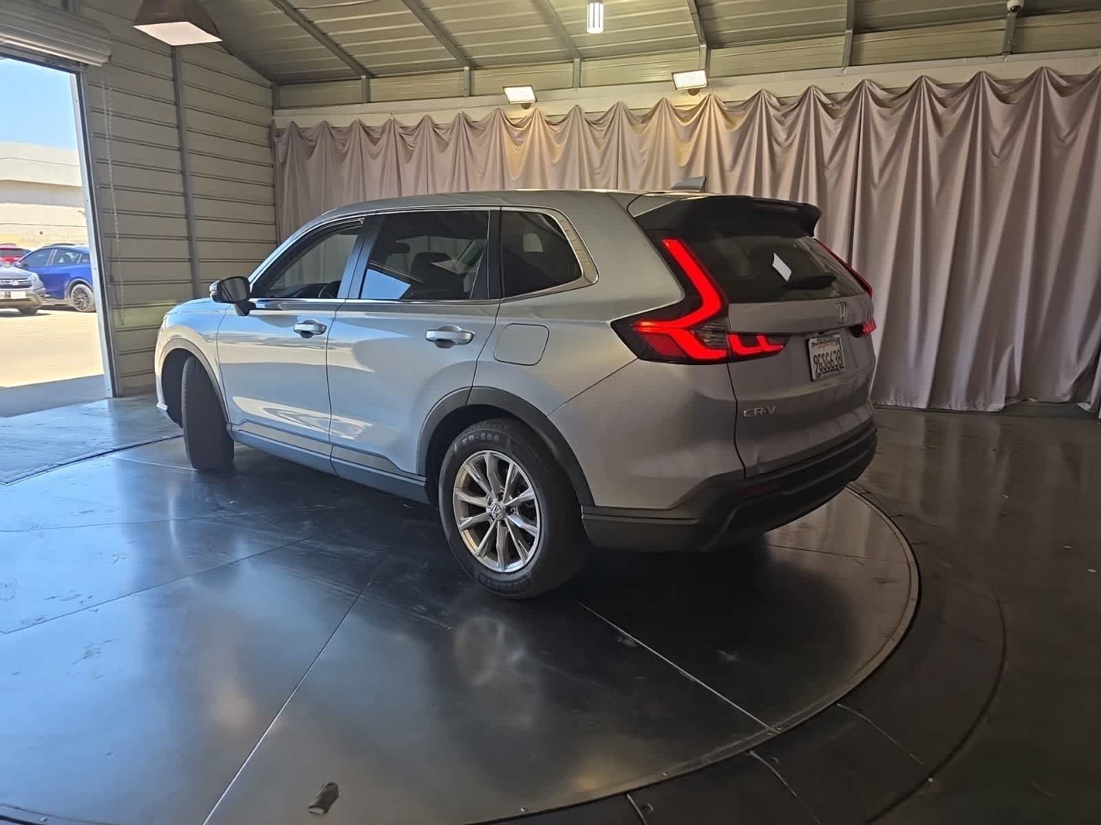 Used 2023 Honda CR-V EX image 6