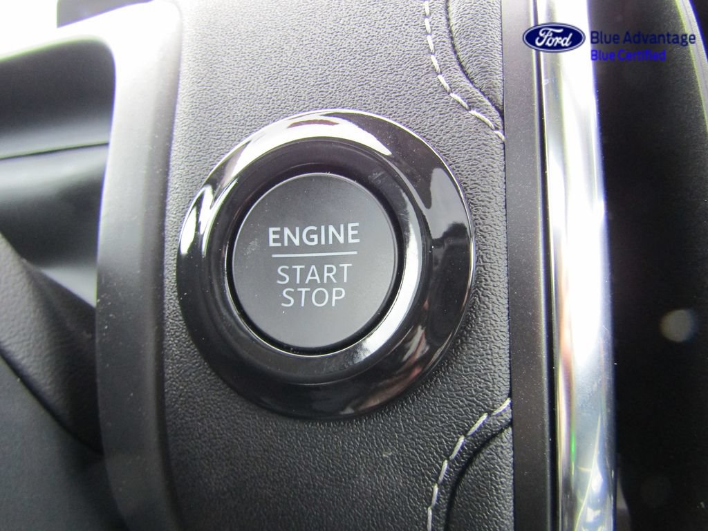 Certified 2025 Ford Expedition Platinum AWD/4WD image 17