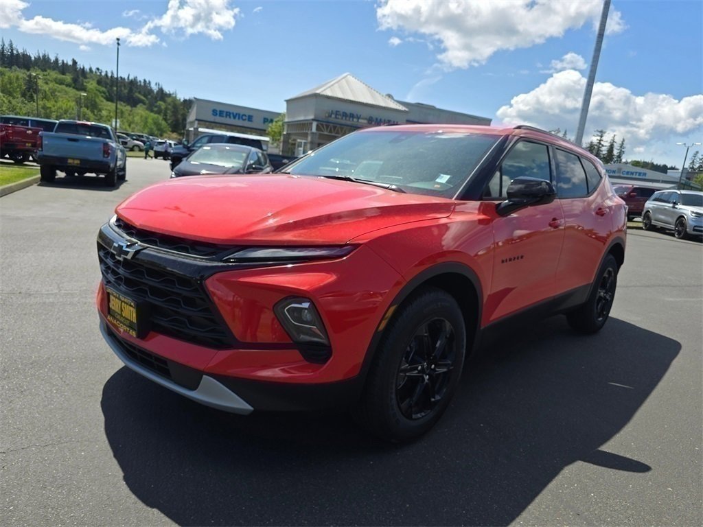 New 2025 Chevrolet Blazer LT w/ Midnight/Sport Edition image 22