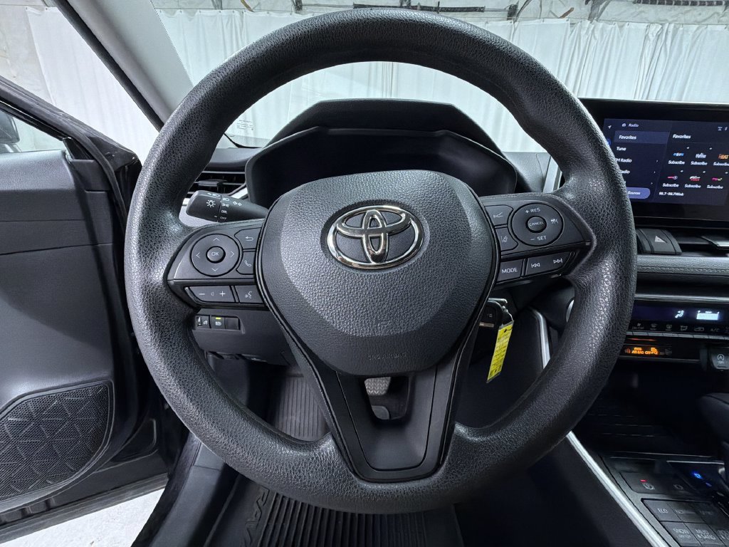 Certified 2024 Toyota RAV4 LE AWD/4WD image 24