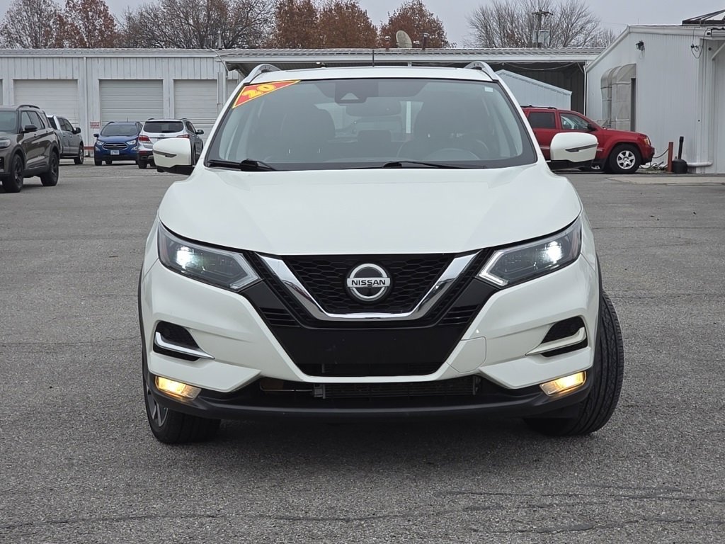 Used 2020 Nissan Rogue Sport SL w/ Premium Package image 2