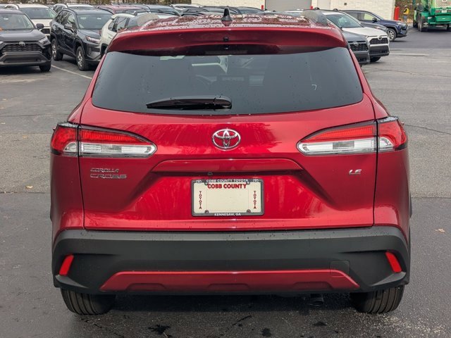 Used 2025 Toyota Corolla Cross LE image 6