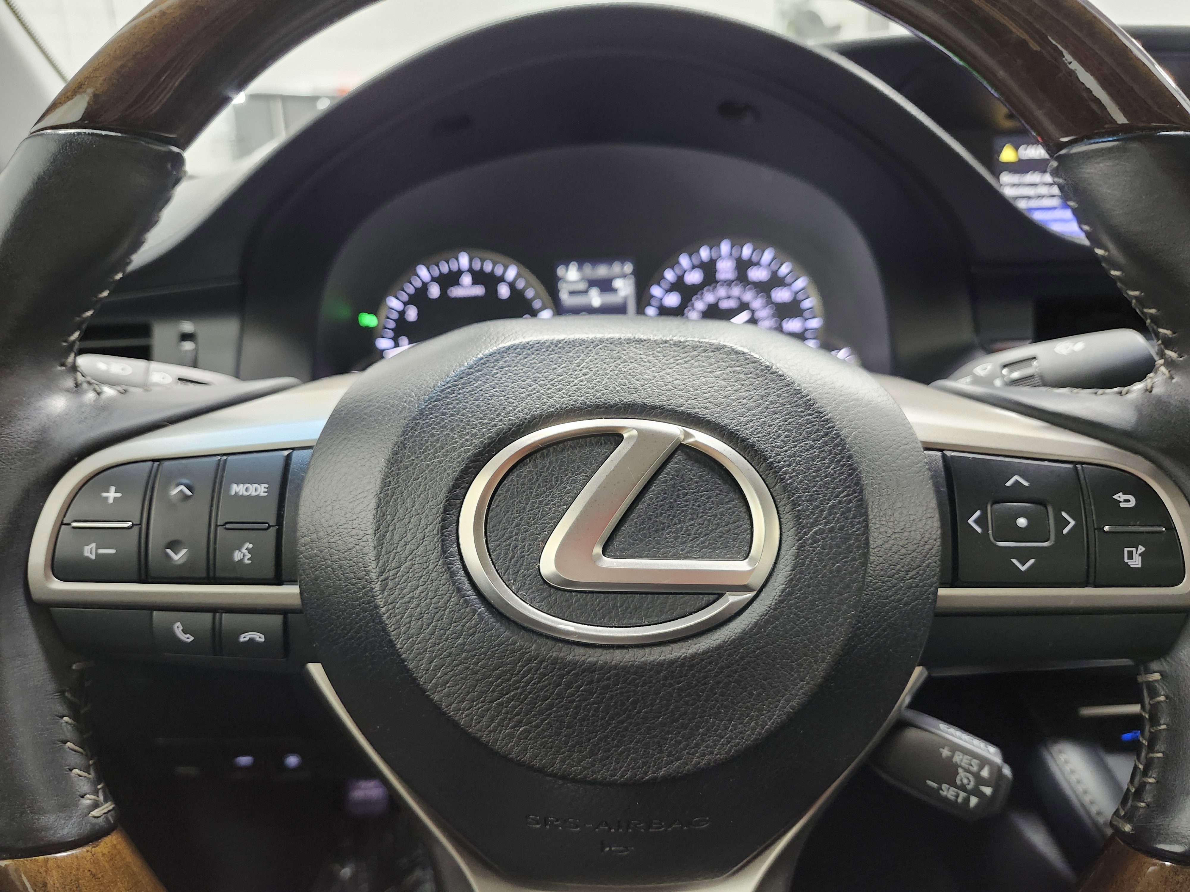 Used 2016 Lexus ES 350 w/ Premium Package w/Wood Trim image 30