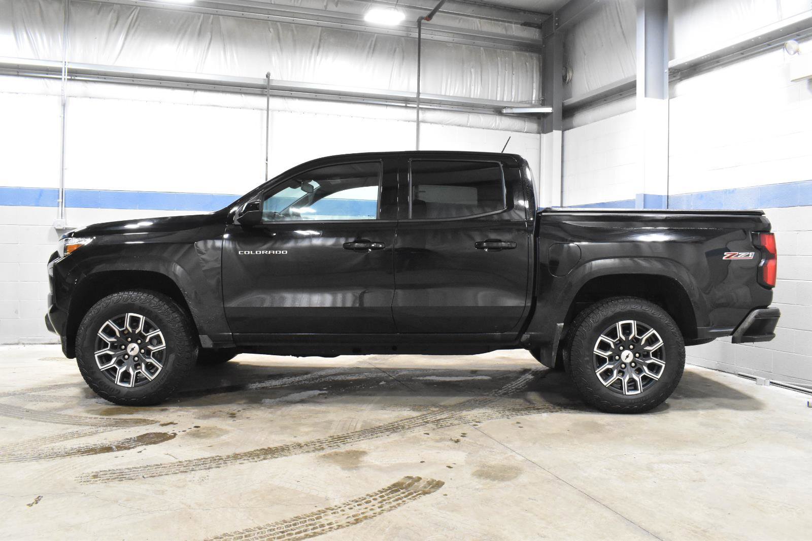 Used 2023 Chevrolet Colorado Z71 w/ Z71 Convenience Package 2 image 23