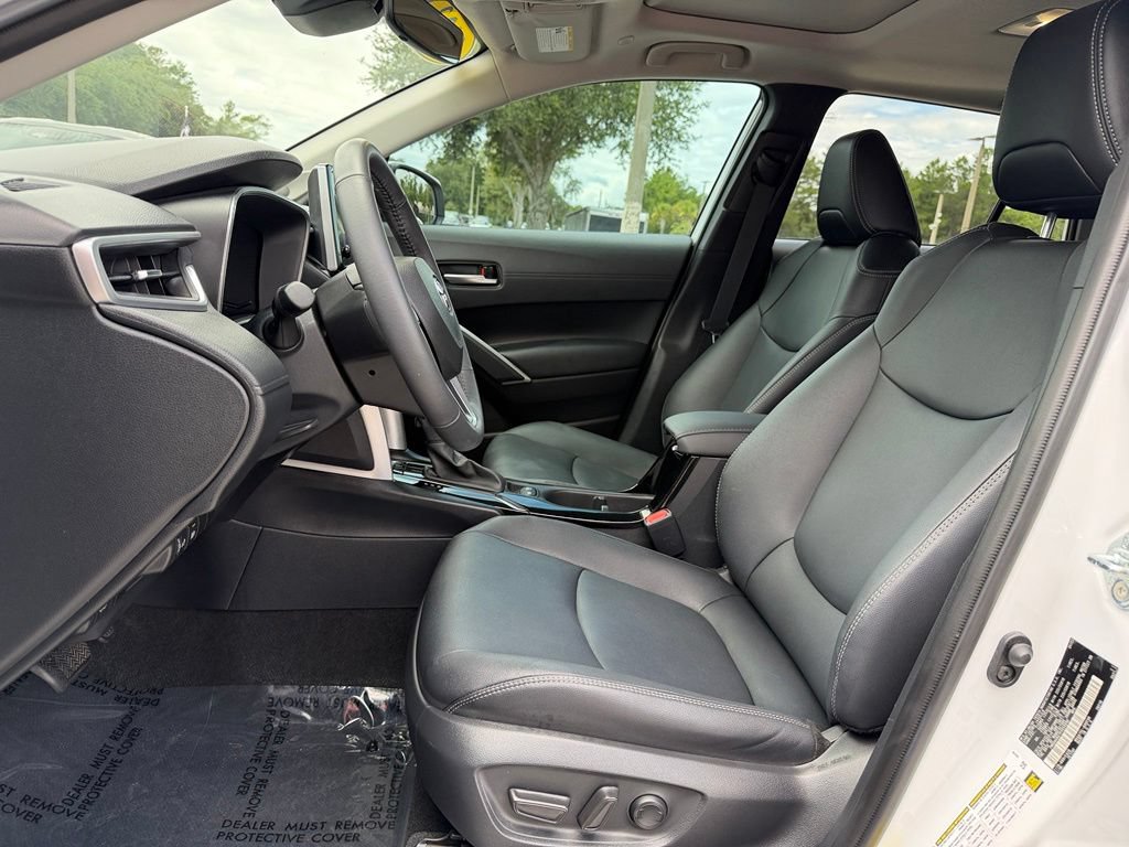 Used 2023 Toyota Corolla Cross XLE w/ Convenience Package AWD/4WD image 15