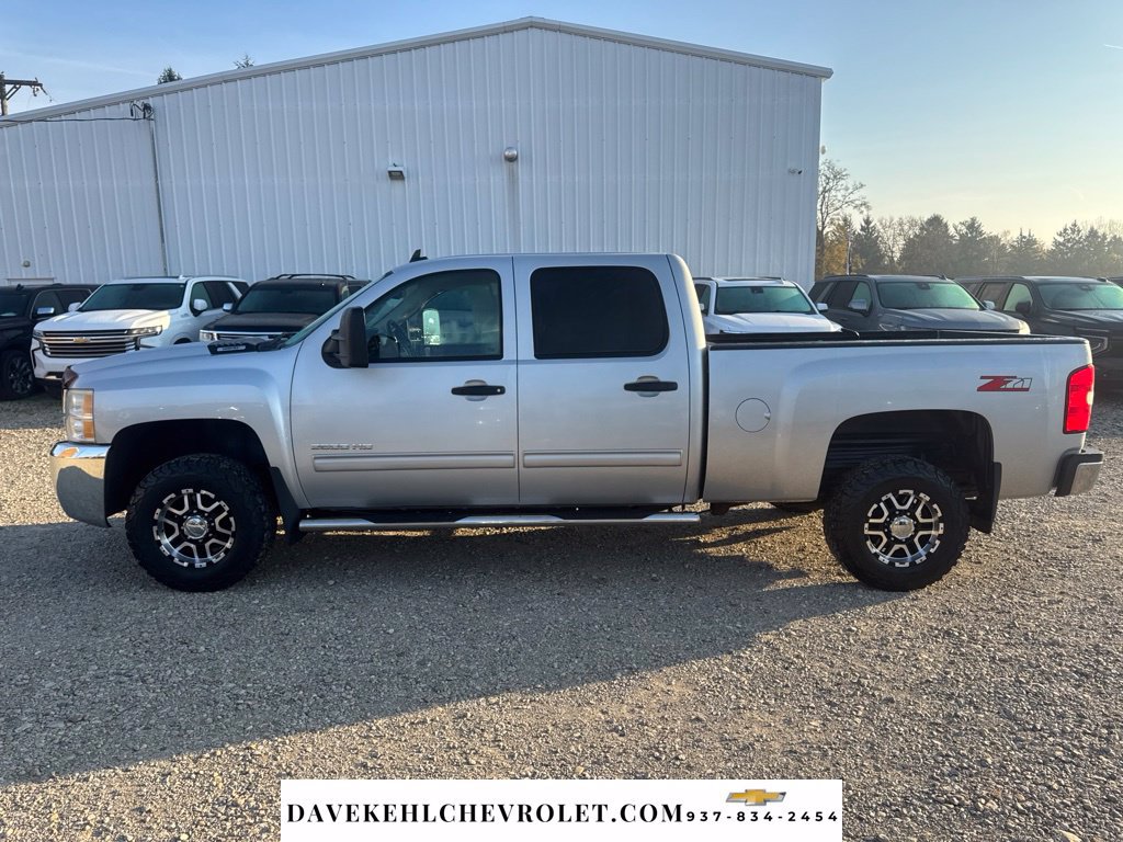 Used 2010 Chevrolet Silverado 2500 LT RWD image 2