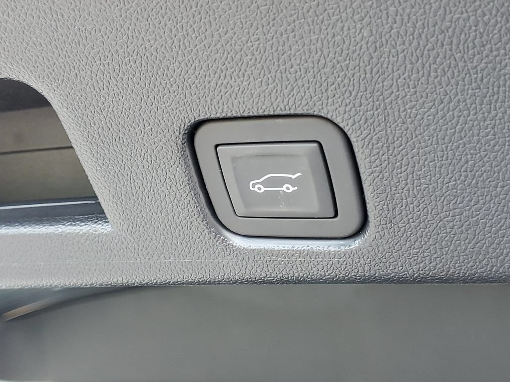 Used 2025 Chevrolet Traverse LT w/ Driver Confidence Package FWD image 33