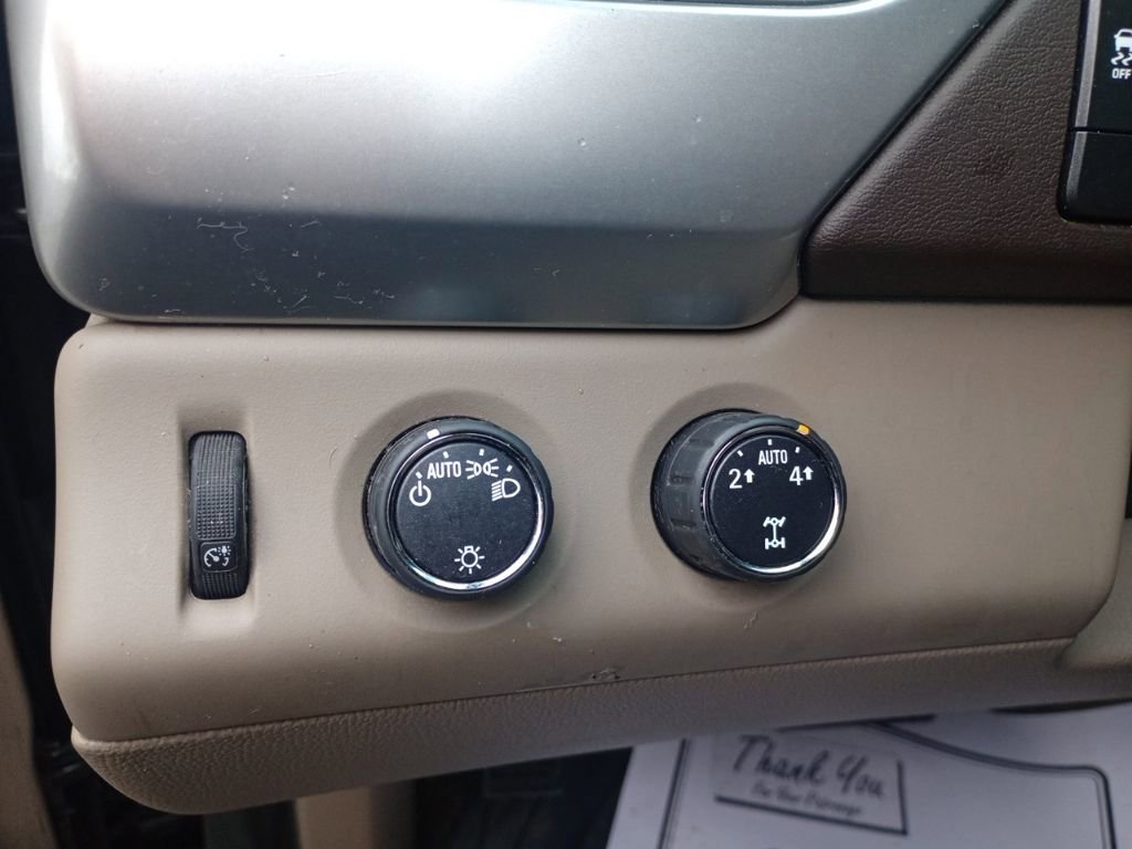 Used 2015 Chevrolet Suburban LS image 24