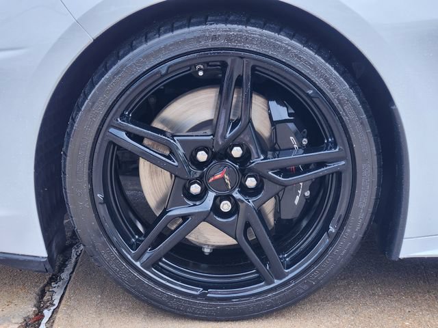 Used 2022 Chevrolet Corvette Stingray Coupe w/ Z51 Performance Package RWD image 10