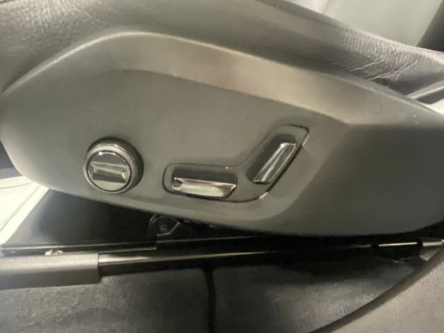 Used 2024 Volvo XC60 T8 Plus w/ Protection Package Premier AWD/4WD image 12
