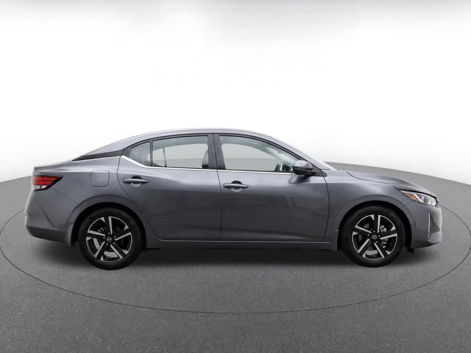Used 2025 Nissan Sentra SV FWD image 10
