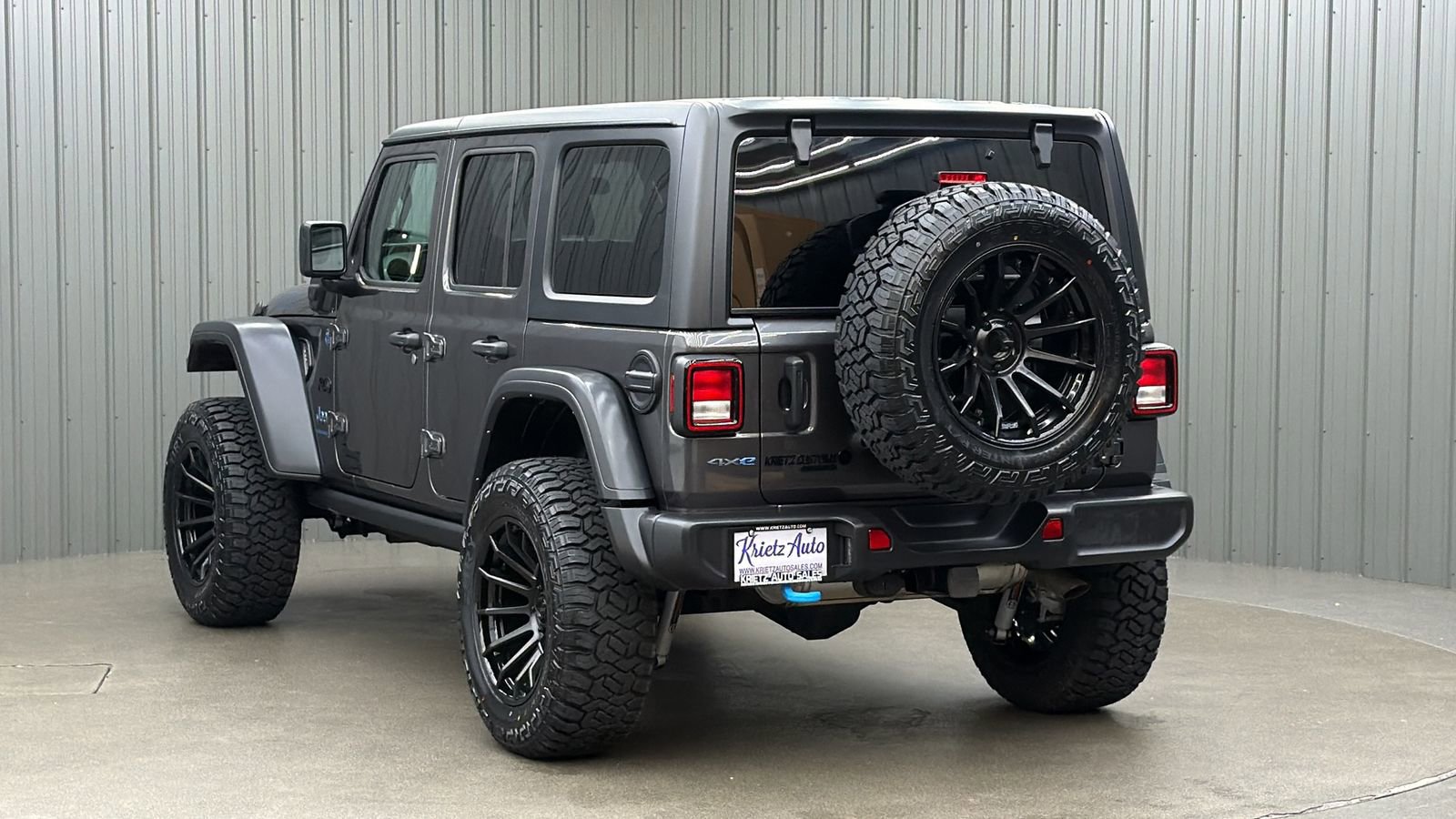 Used 2024 Jeep Wrangler Unlimited AWD/4WD image 3
