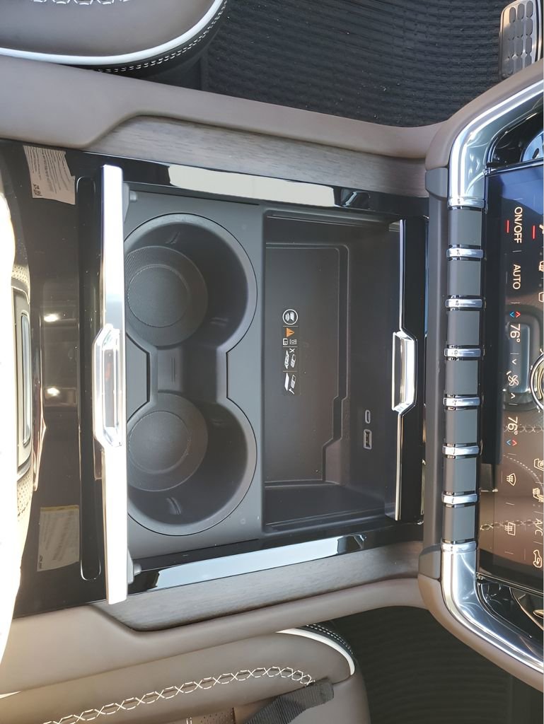 Used 2025 GMC Yukon XL Denali Ultimate image 42