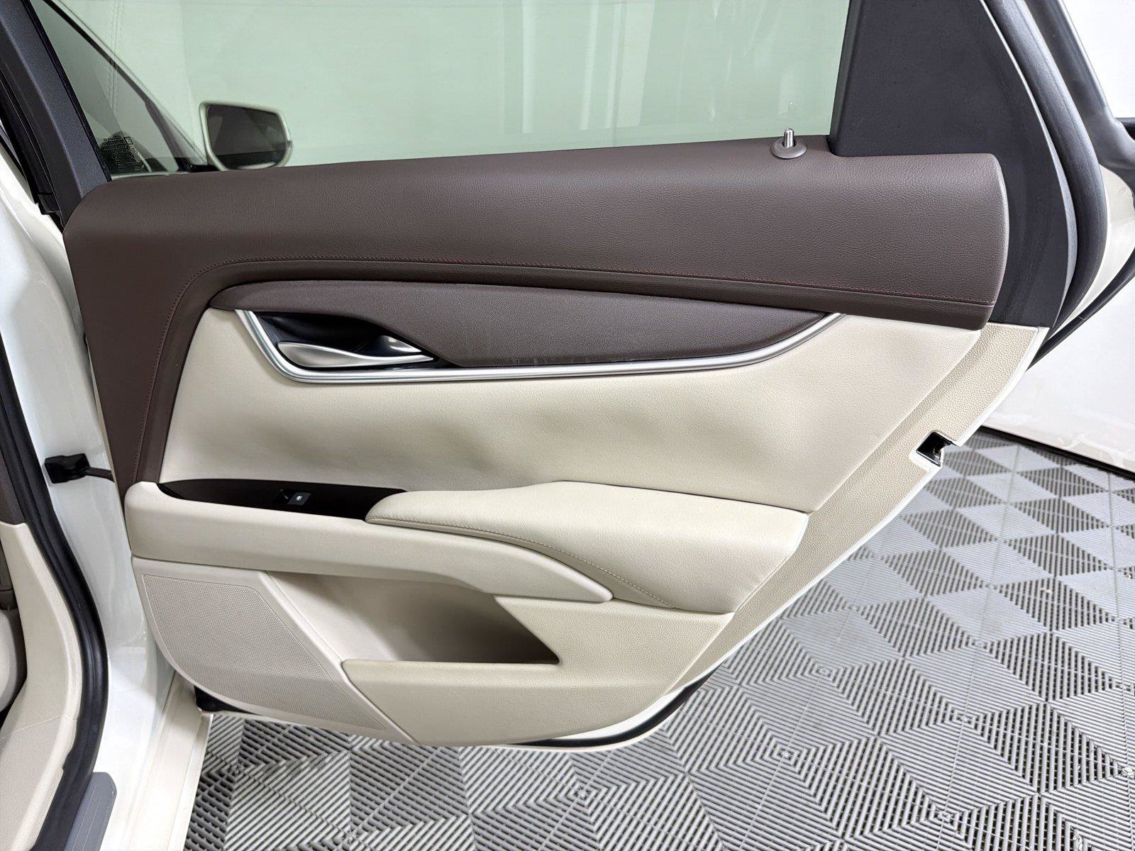 Certified 2014 Cadillac XTS FWD image 14