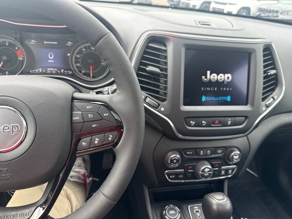 Used 2023 Jeep Cherokee Altitude Lux w/ Lux Elite Package AWD/4WD image 31