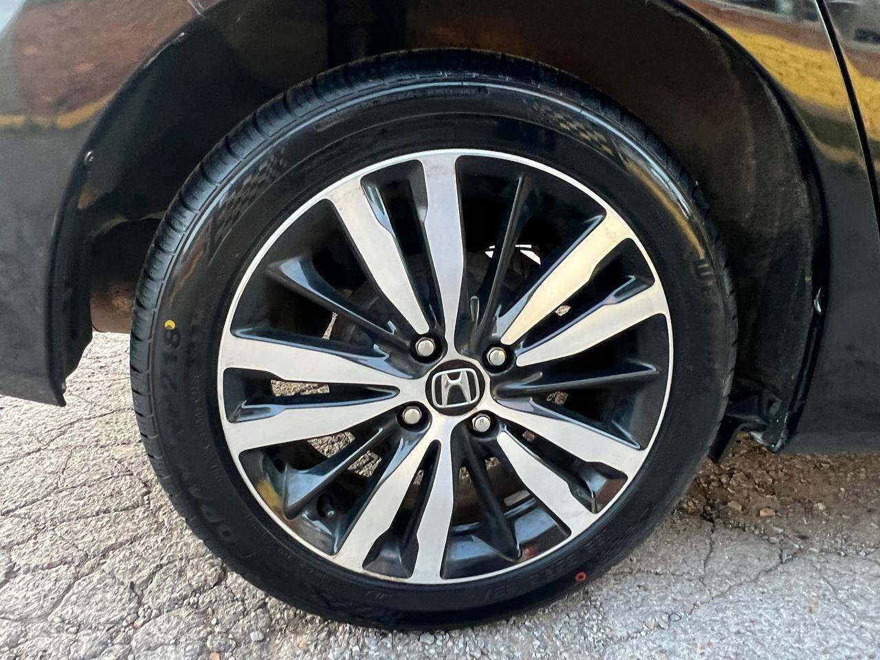 Used 2018 Honda Fit EX image 28