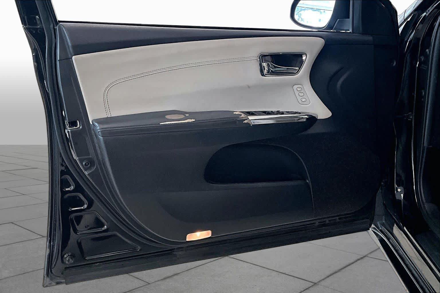 Used 2016 Toyota Avalon Touring FWD image 20