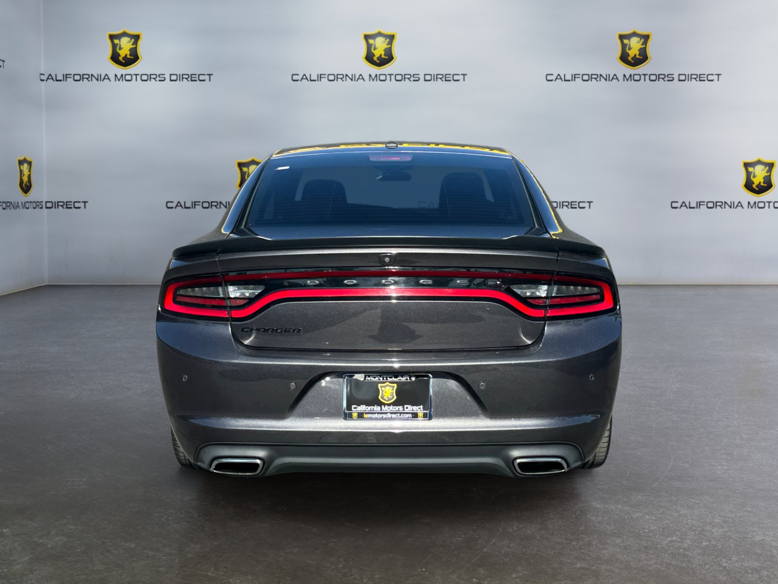 Used 2021 Dodge Charger SXT w/ Blacktop Package RWD image 4