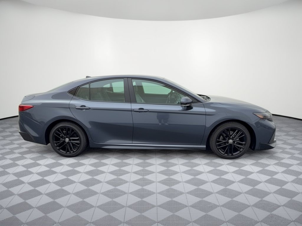 Used 2026 Toyota Camry SE FWD image 8