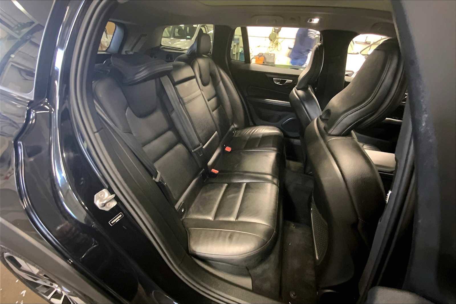 Used 2021 Volvo V60 T5 Cross Country image 19
