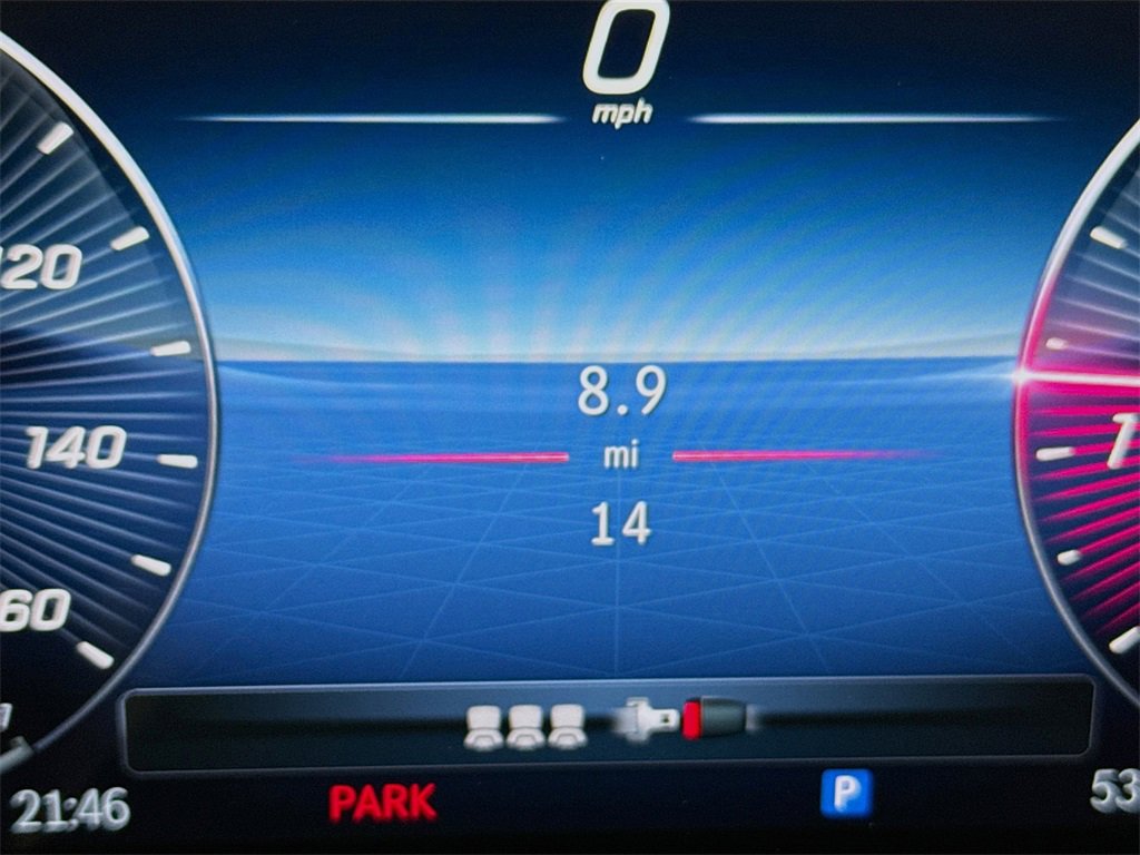 Used 2025 Mercedes-Benz GLB 250 4MATIC image 12