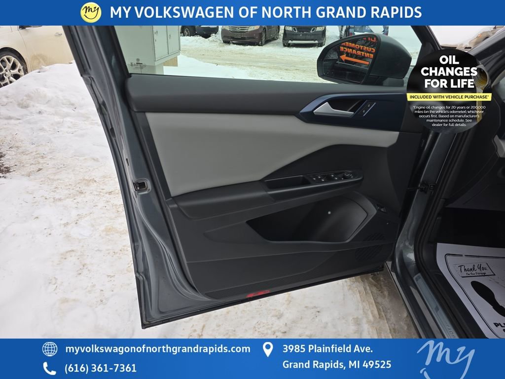 Certified 2023 Volkswagen Taos SE image 18