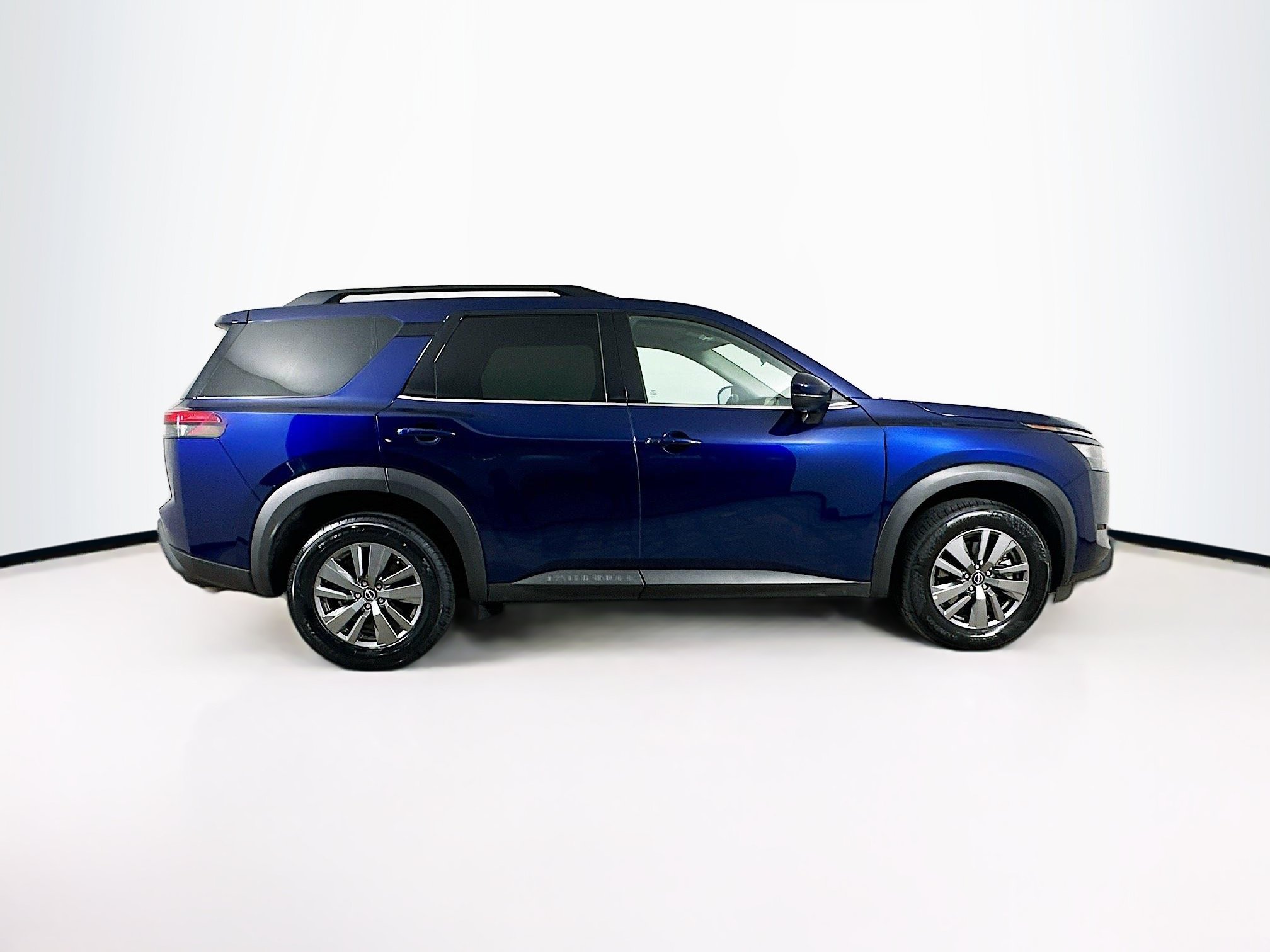 Used 2025 Nissan Pathfinder SV FWD image 10