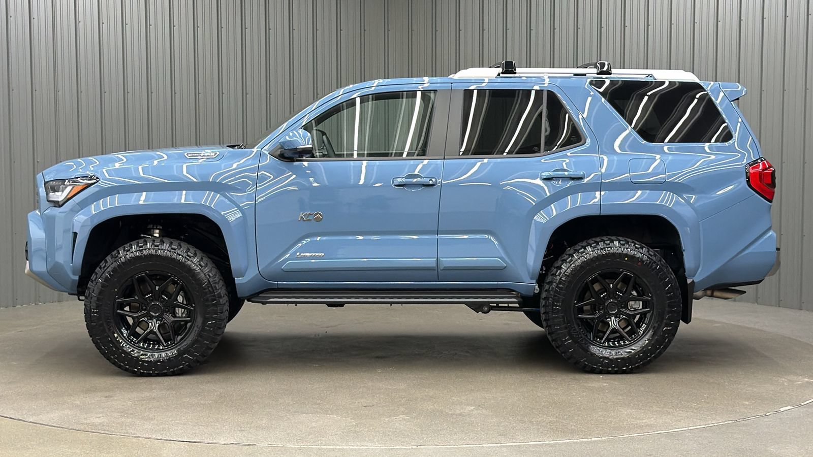 Used 2026 Toyota 4Runner Limited AWD/4WD image 2