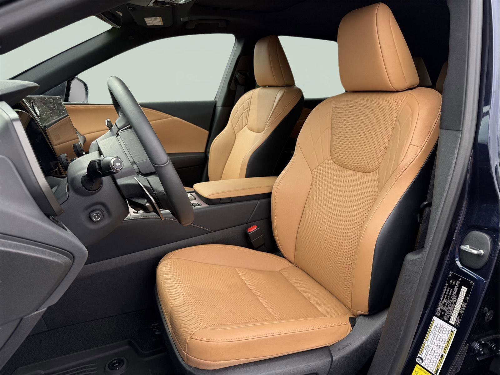 Used 2025 Lexus RX 350 Premium w/ Accessory Package image 10
