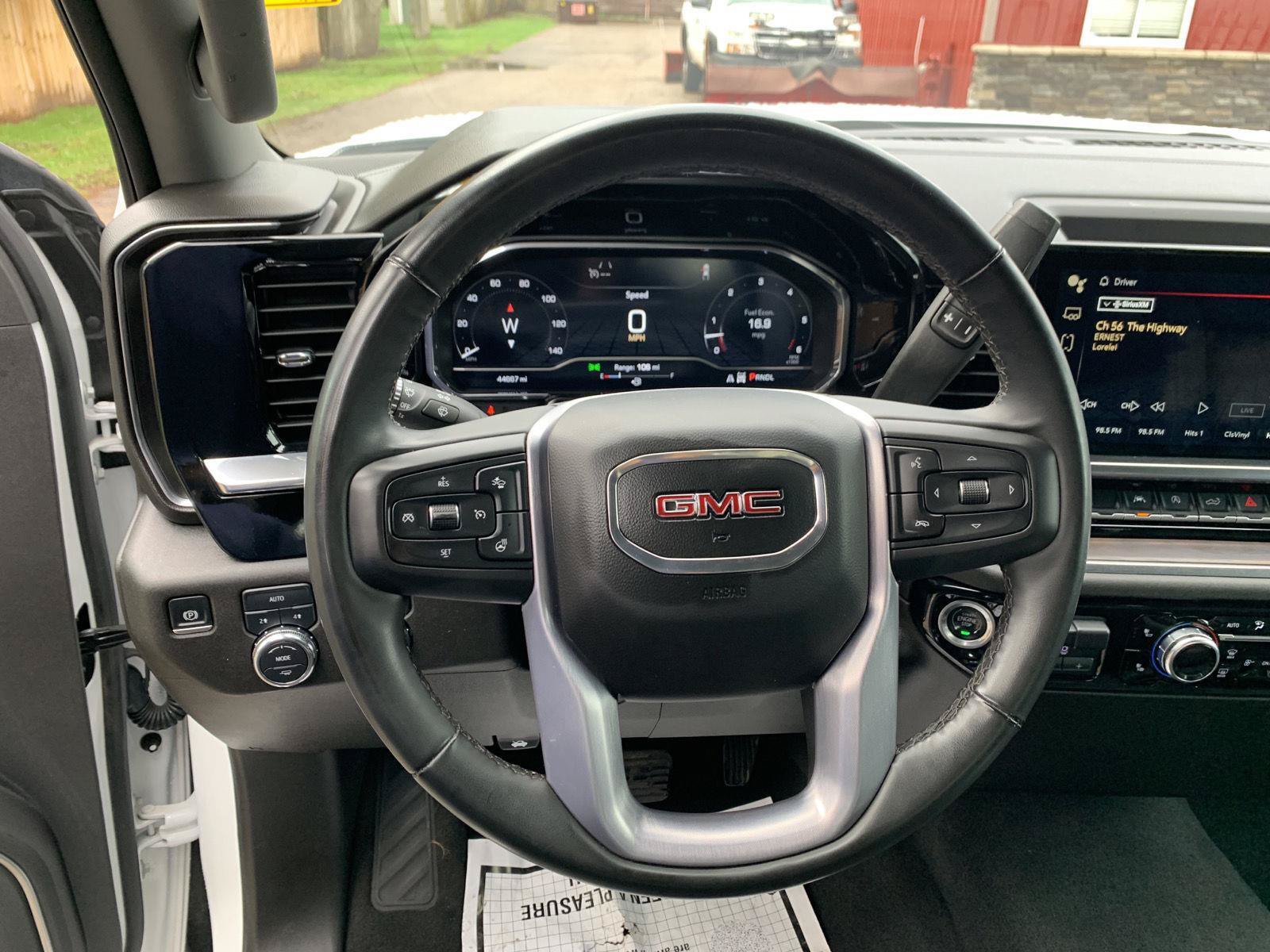 Used 2025 GMC Sierra 1500 SLT AWD/4WD image 12