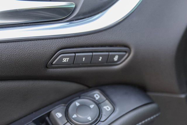 Used 2022 Buick Enclave Avenir w/ Avenir Technology Package image 12