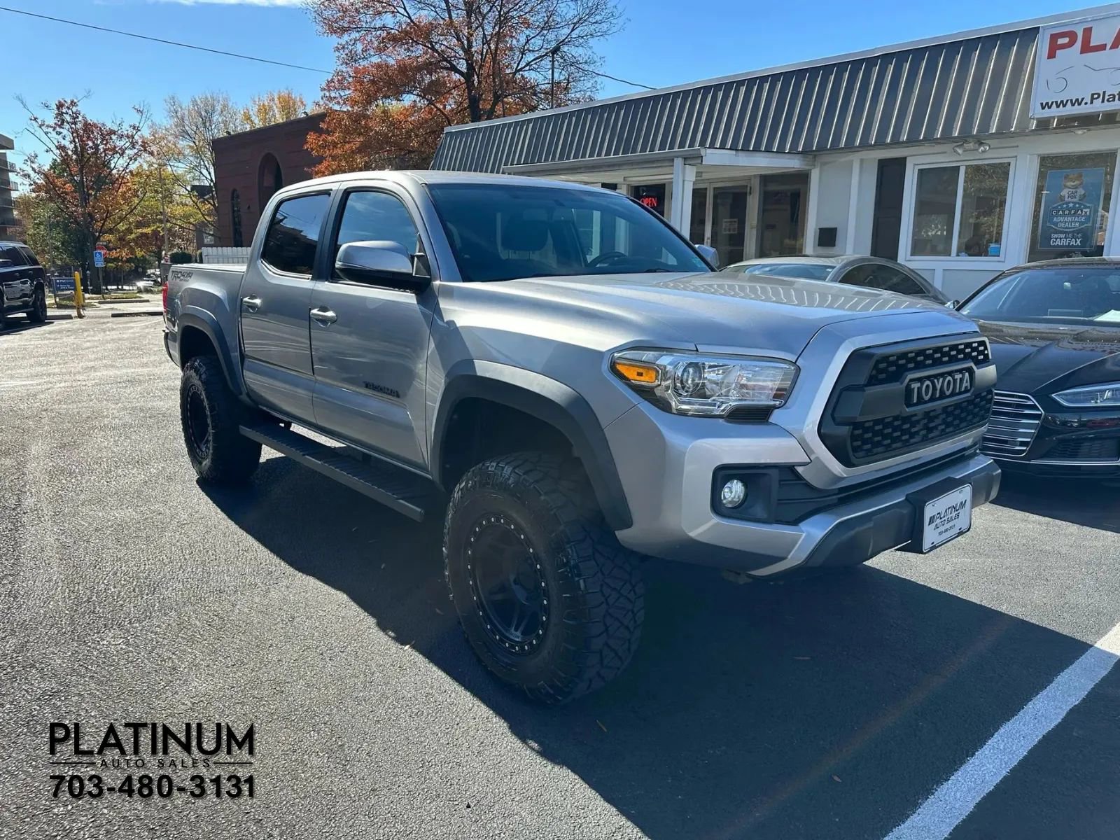 Used 2017 Toyota Tacoma TRD Off-Road image 4