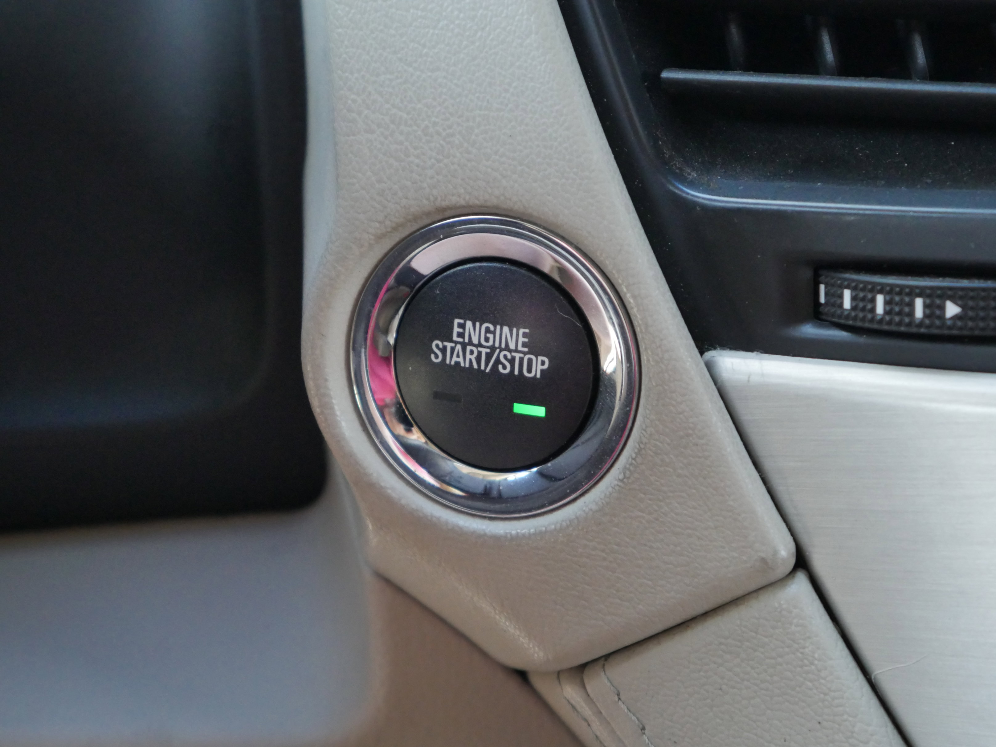 Used 2019 GMC Yukon Denali w/ Open Road Package AWD/4WD image 9