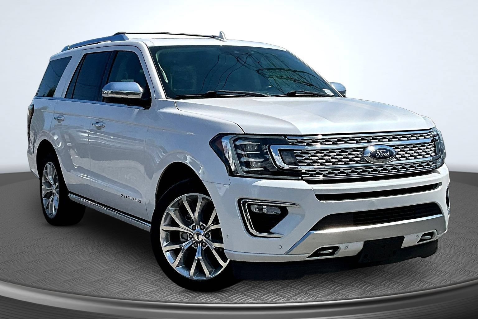 Used 2018 Ford Expedition Platinum AWD/4WD image 2