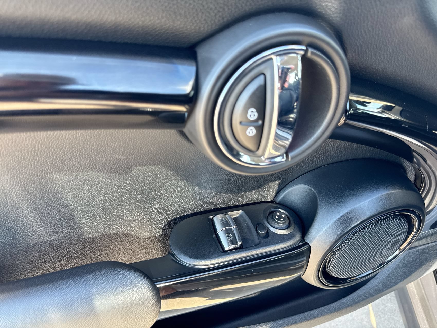 Used 2020 MINI Cooper S w/ Storage Package FWD image 13
