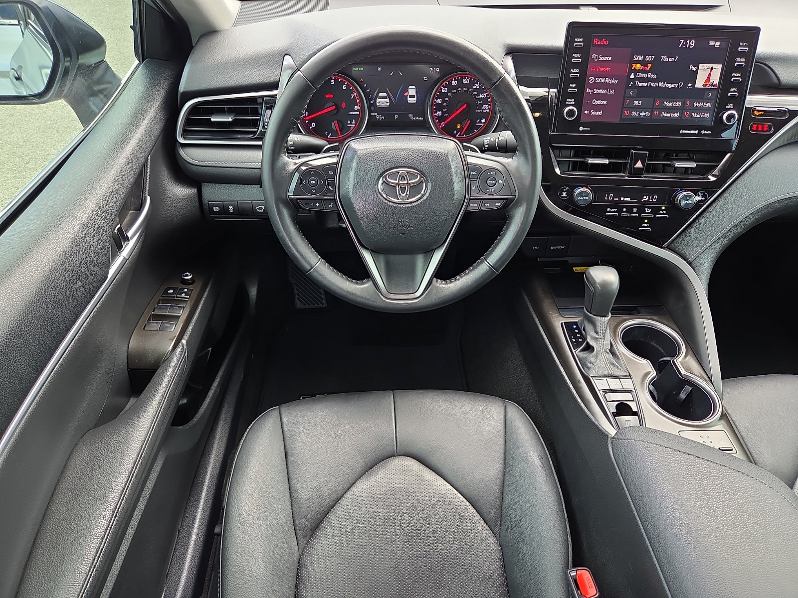 Used 2024 Toyota Camry XSE FWD image 11