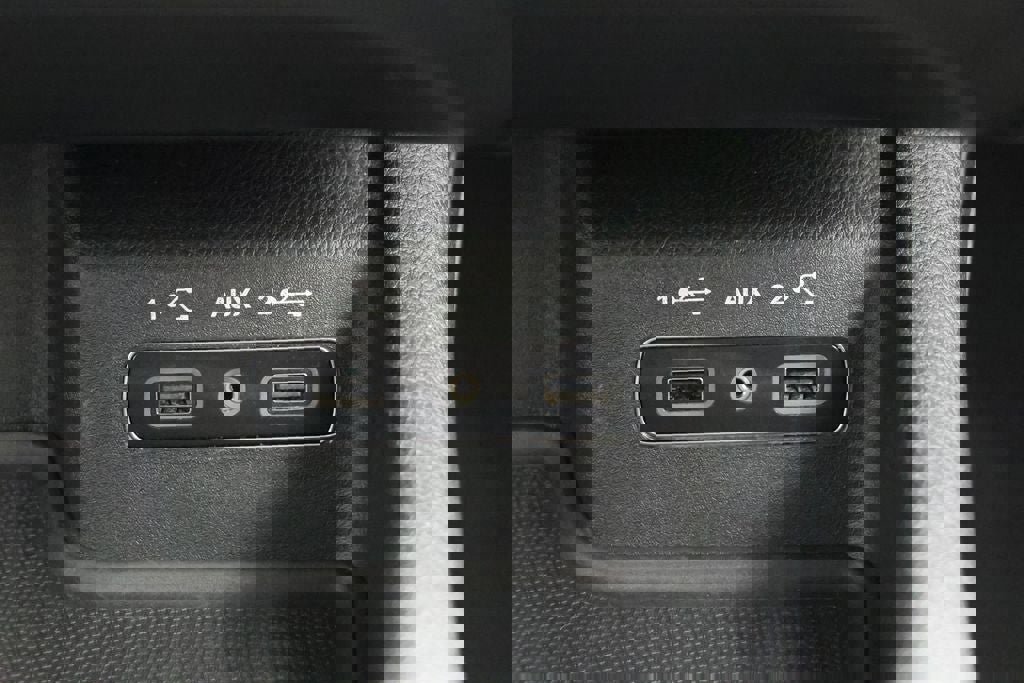 Used 2020 Dodge Durango SXT image 23