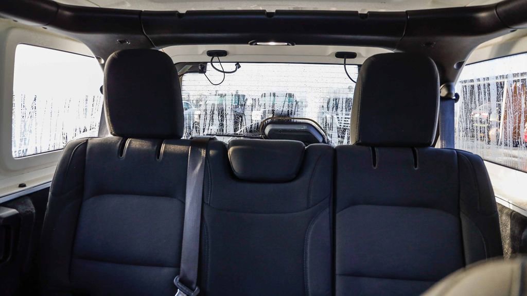 Used 2019 Jeep Wrangler Unlimited Sahara image 27